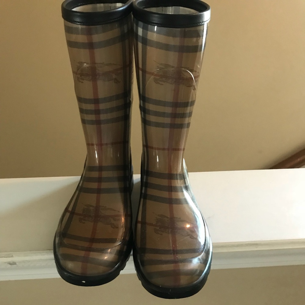 Burberry boots